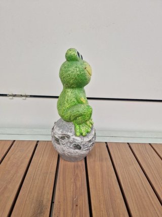 Escultura de rana para jardín