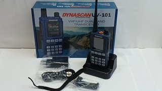 Dynascan UV-101 Walkie Talkie Doble Banda VHF/UHF