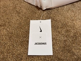 Bolso Jacquemus x Nike Le Swoosh Blanco Nuevo