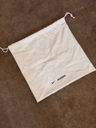 Bolso Jacquemus x Nike Le Swoosh Blanco Nuevo