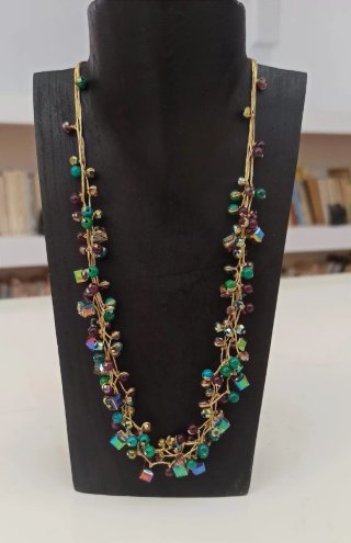 Collar artesanal con Cuentas de Cristal