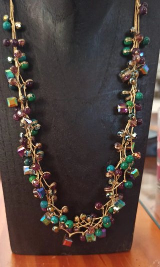 Collar artesanal con Cuentas de Cristal