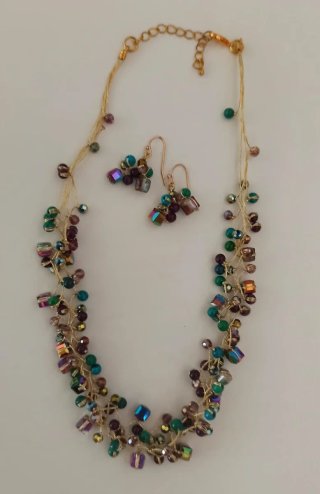 Collar artesanal con Cuentas de Cristal