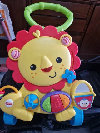 Correpasillos musical Fisher Price león
