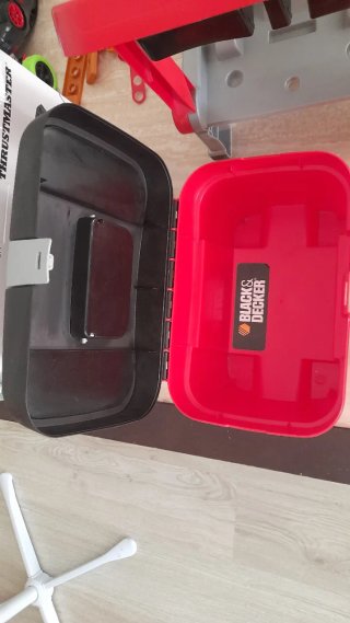 Carro de herramientas Black+Decker para niños