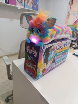 DJ Furby Peluche Interactivo Musical con Luces