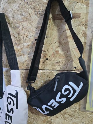 Bolso de playa blanco y negro