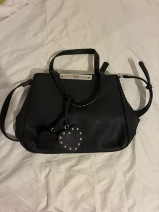 Bolso Guess Negro Corazón