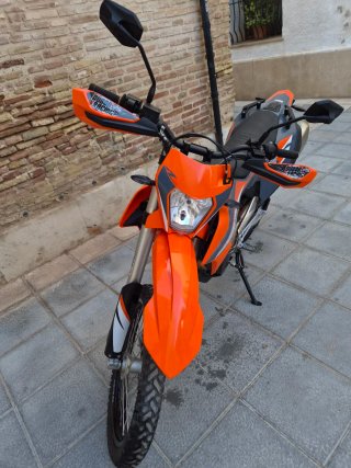 KTM 690 Enduro - Moto de campo