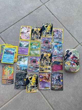 Cartas Pokémon Colección + caja