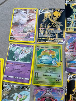 Cartas Pokémon Colección + caja