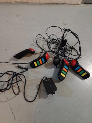 EyeToy para PlayStation 2 con mandos buzzer