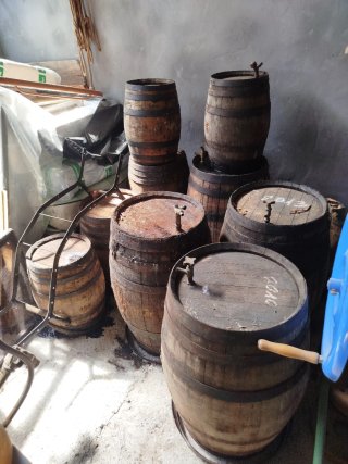 Toneles de vino antiguos