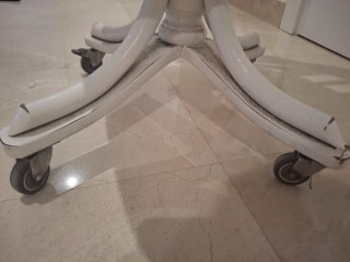 Silla de escritorio blanca de madera