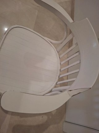 Silla de escritorio blanca de madera