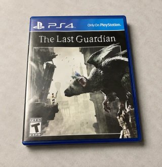 PS4 Slim 1TB + Mando Original + Juego