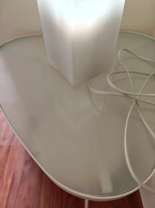 Mesa auxiliar esquina + Lámpara LED