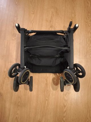 Silla de paseo plegable compacta