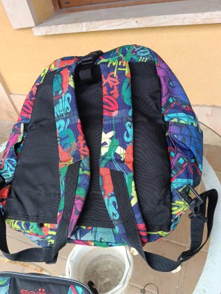 Mochila y estuche Totto graffiti
