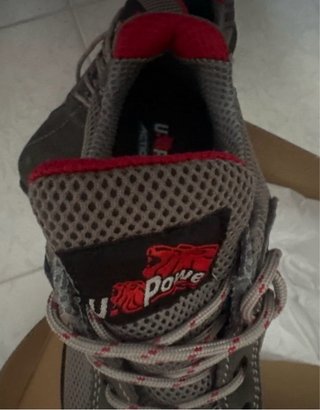 Zapatos de seguridad U-Power grises y rojos