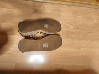 Sandalias cuña doradas