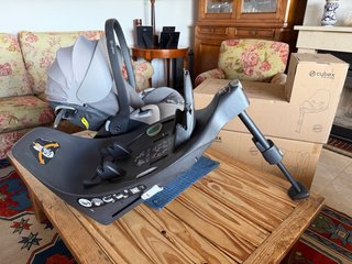 Cybex platinum Cloud Z: 50€. Base Z isofix 360 95€