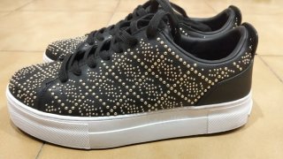 Zapatillas Guess Mujer Tachuelas Negras