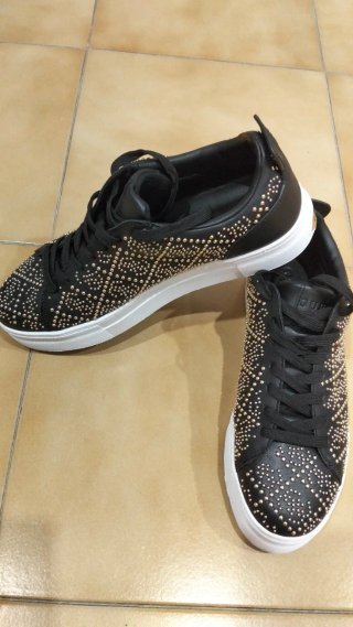 Zapatillas Guess Mujer Tachuelas Negras