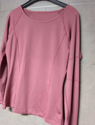 Camiseta deportiva rosa