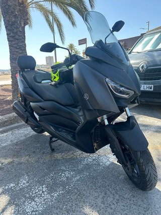 Yamaha XMAX 300 2021 Negra/mate 6100 km