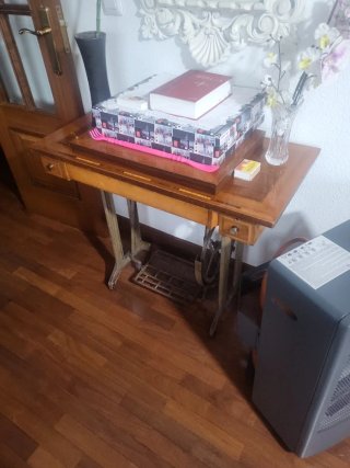 Muebles de apartamento y electrodomésticos.