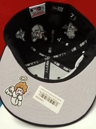 Gorra Supreme S Negra y Blanca Talla 7.5/8