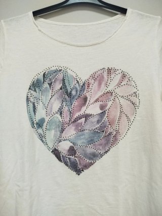 Camiseta blanca corazón brillos talla XL