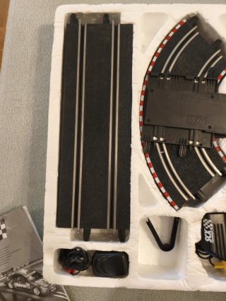 SCALEXTRIC Compact 1:43 Extreme Raiders