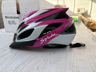 Pack Accesorios Ciclista: Casco, Guantes y Ropa