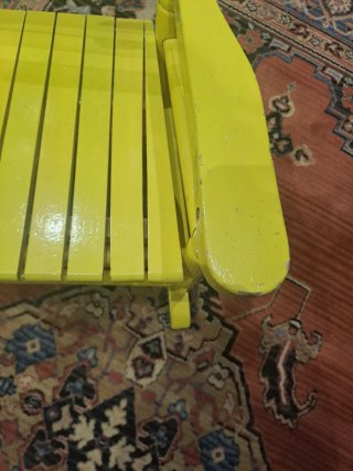 Mecedora de Madera Amarilla