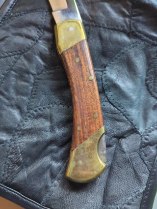 Cuchillo Plegable Pakistaní Madera y Bronce