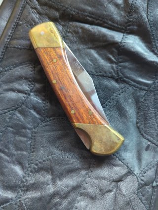 Cuchillo Plegable Pakistaní Madera y Bronce