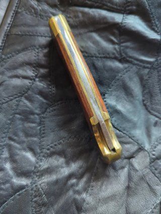 Cuchillo Plegable Pakistaní Madera y Bronce