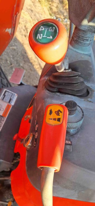 Tractor Kubota ME5700 pala Tenias te9.