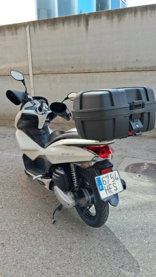 Honda PCX 2011 Maxi Scooter Blanca