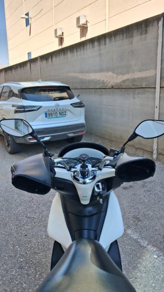 Honda PCX 2011 Maxi Scooter Blanca