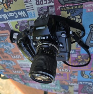 Nikon F4E + MB-23 + Zoom-Nikkor 35-105mm
