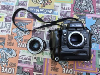 Nikon F4E + MB-23 + Zoom-Nikkor 35-105mm