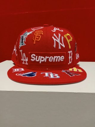 Gorra New Era Supreme Roja Talla 7.1/2