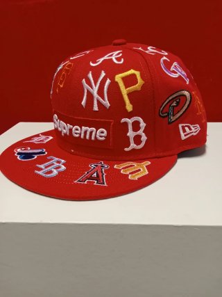 Gorra New Era Supreme Roja Talla 7.1/2