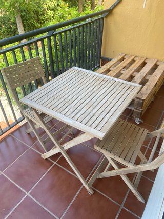 Mesa madera 70x70 y 2 sillas