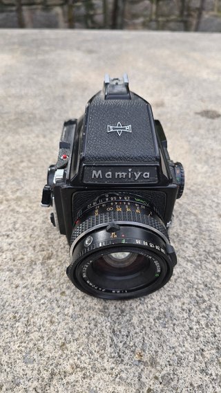Camara Mamiya M645 formato medio, Piezas o adorno.