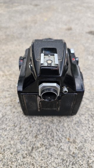 Camara Mamiya M645 formato medio, Piezas o adorno.