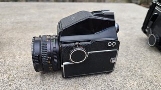Camara Mamiya M645 formato medio, Piezas o adorno.